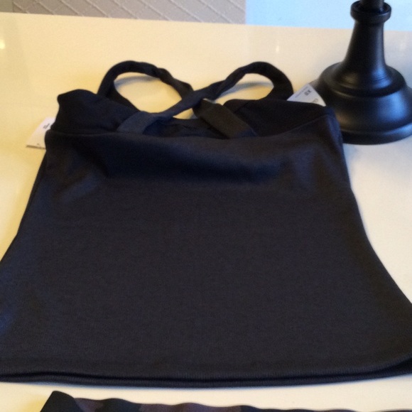 💜❤️ NWT 2 piece GapFit set. - Picture 3 of 7